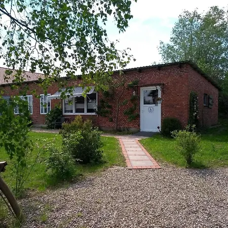 In Grossgrodersby Mit Garten Und Terrasse * Grodersby